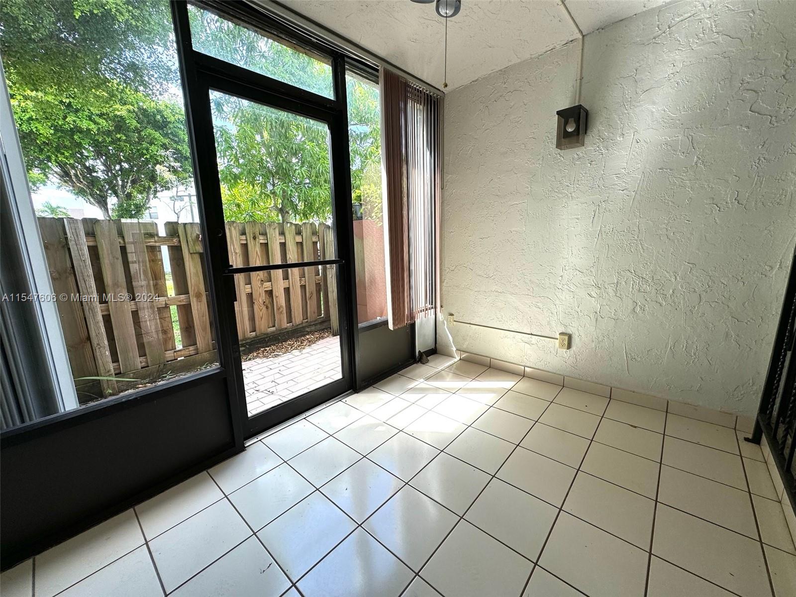 9433 Fontainebleau Blvd # 112