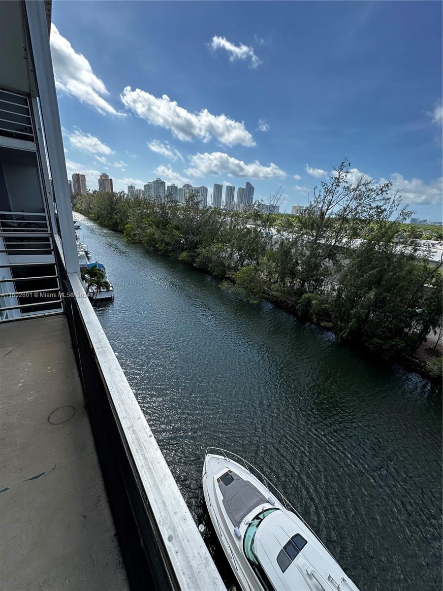 3660 NE 166th St # 608