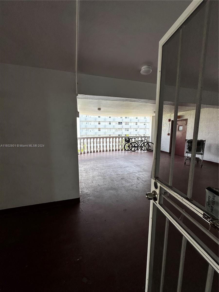 3660 NE 166th St # 608