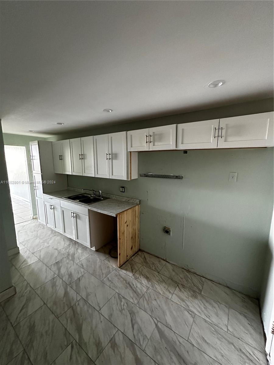 3660 NE 166th St # 608