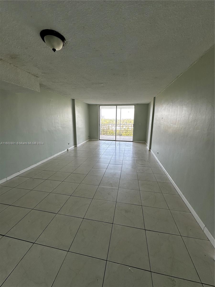 3660 NE 166th St # 608