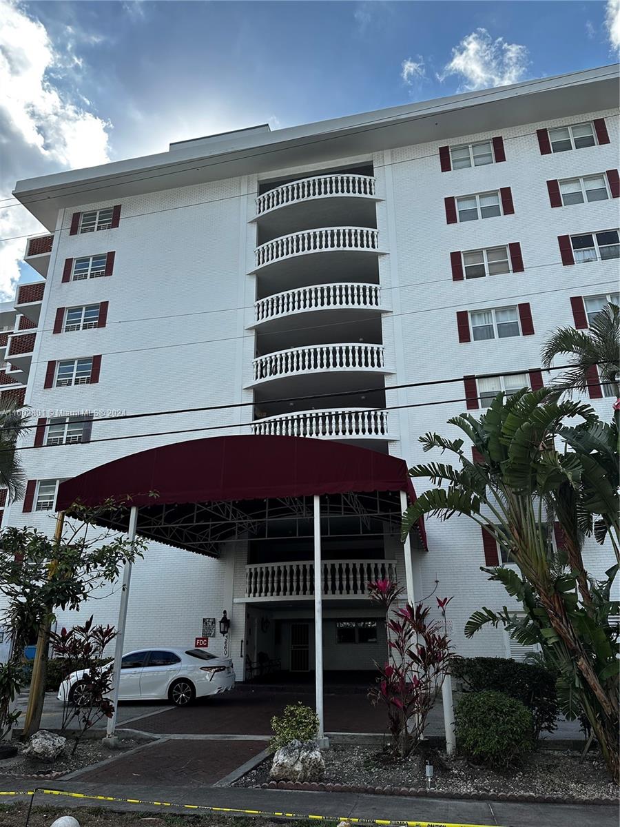 3660 NE 166th St # 608