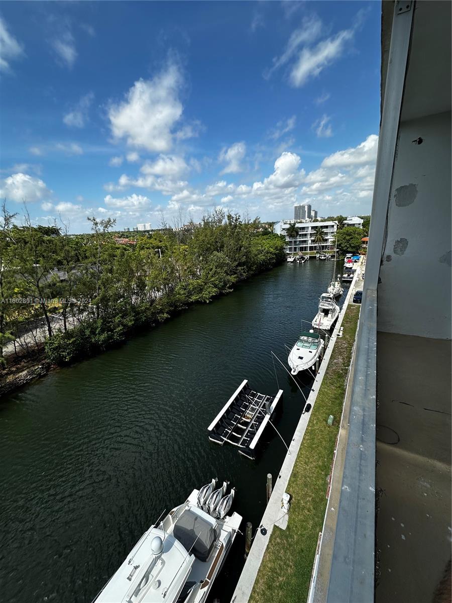 3660 NE 166th St # 608