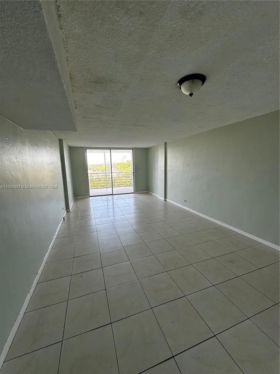 3660 NE 166th St # 608