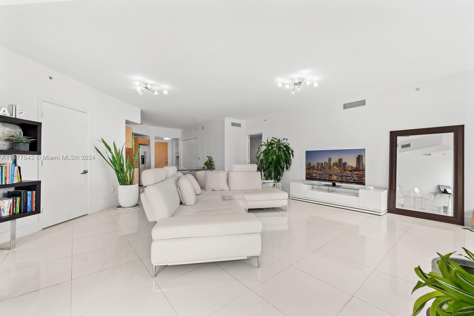 350 S Miami Ave Unit: 2201