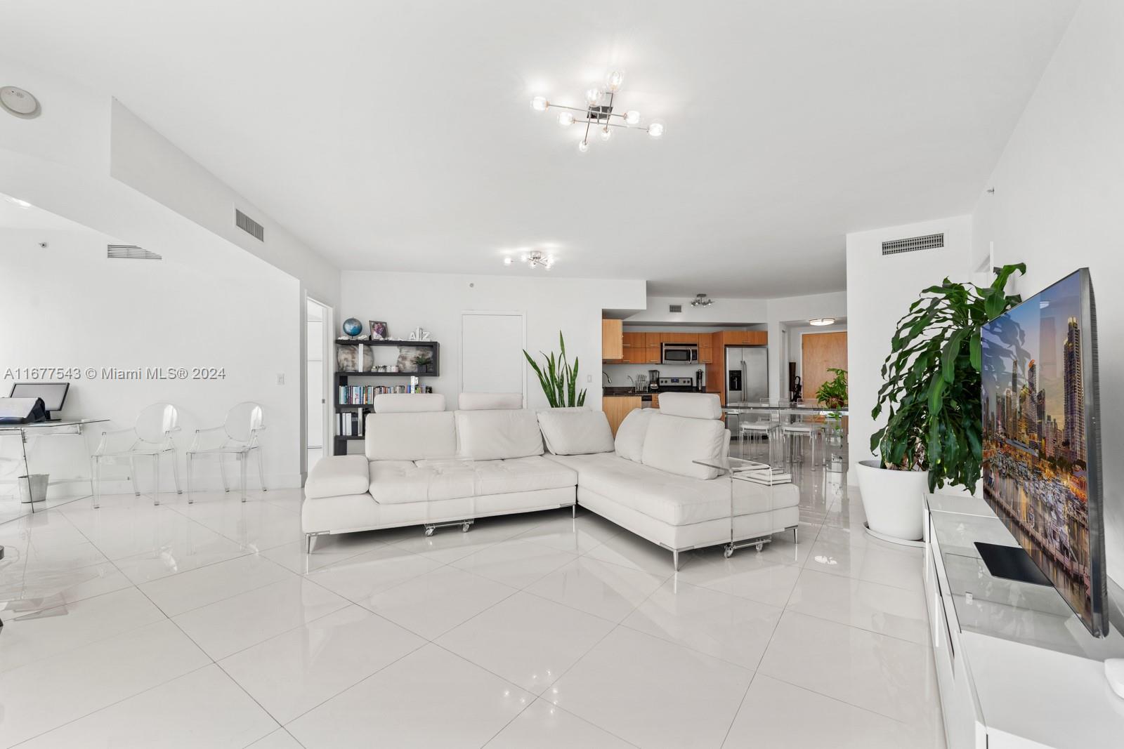 350 S Miami Ave Unit: 2201