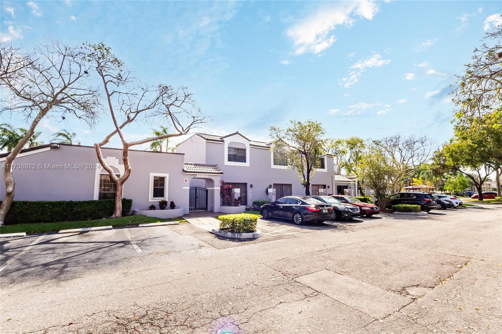 11627 NW 11th St
