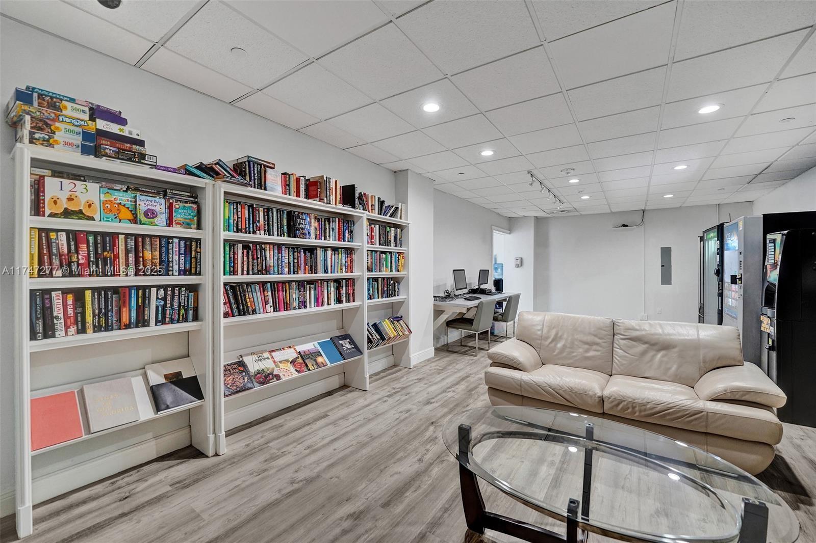 405 N Ocean Blvd # 1022