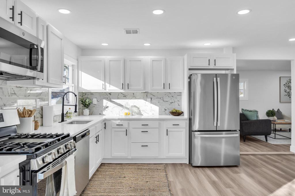 51 Pinafore Ln