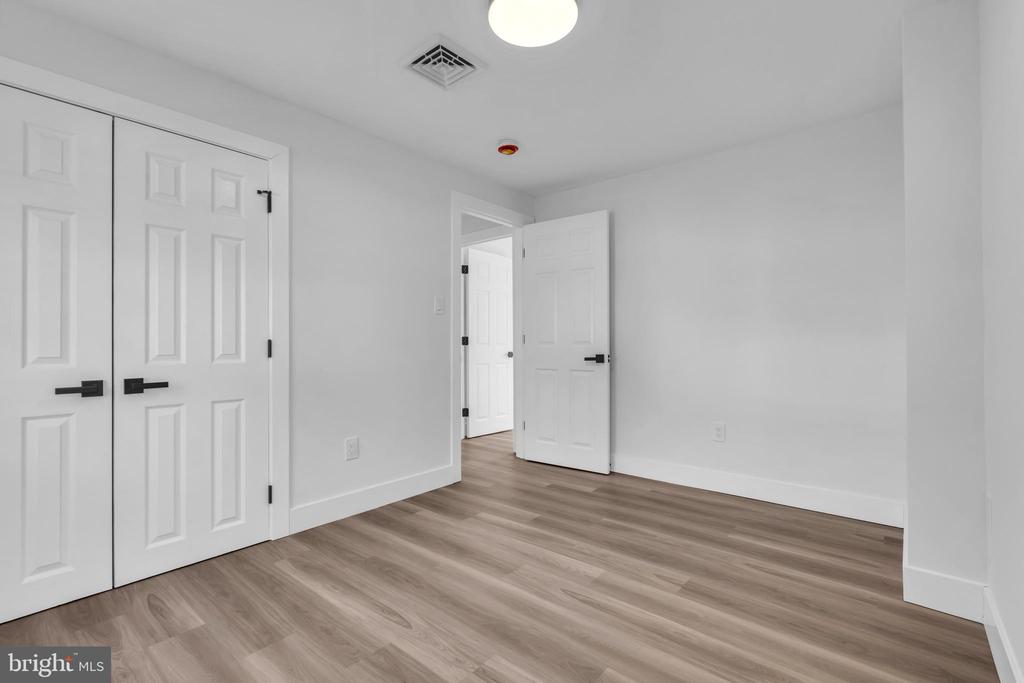 51 Pinafore Ln