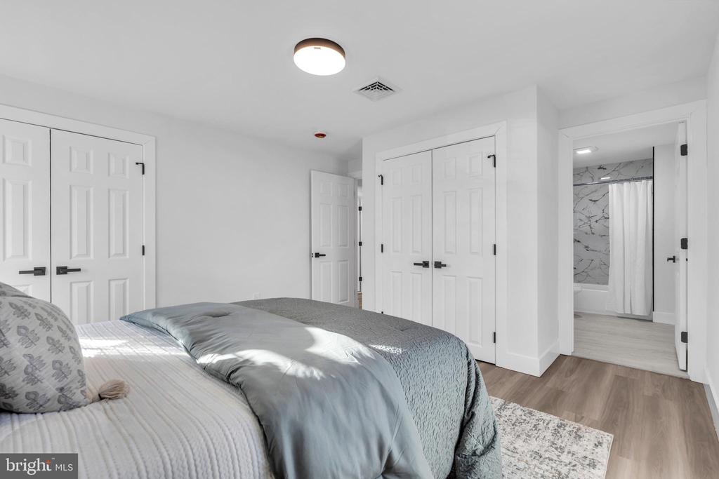 51 Pinafore Ln