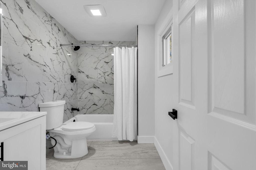 51 Pinafore Ln