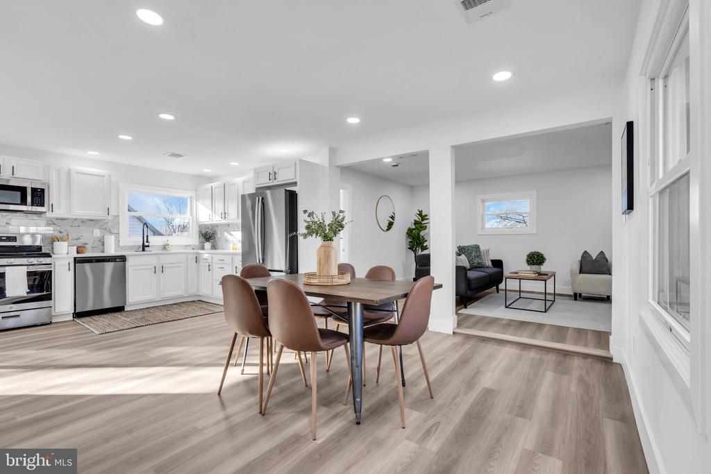 51 Pinafore Ln