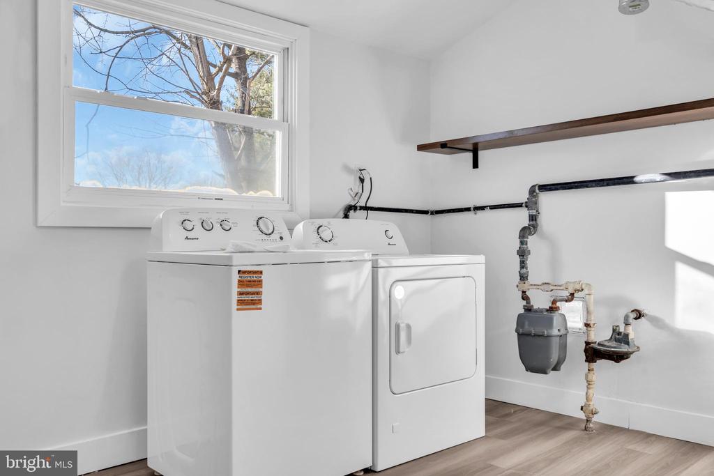 51 Pinafore Ln