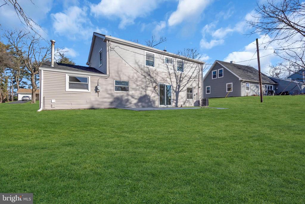 51 Pinafore Ln