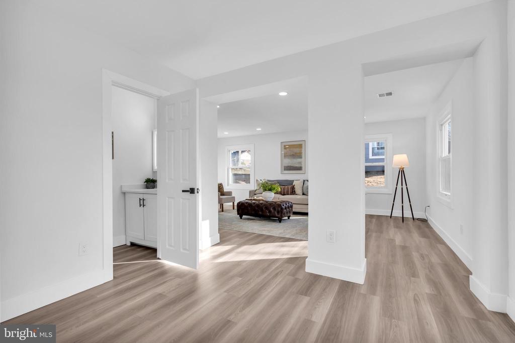 51 Pinafore Ln
