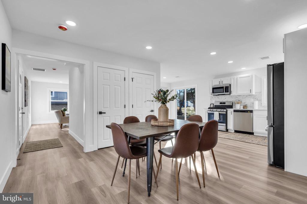 51 Pinafore Ln