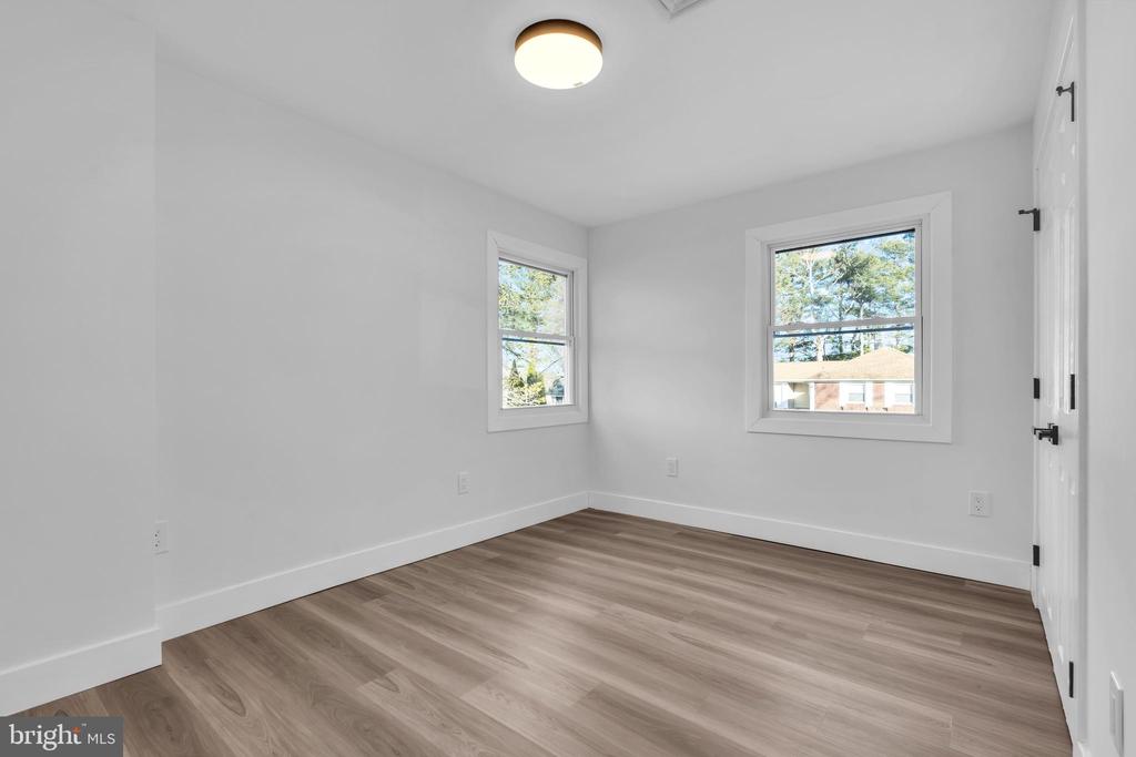 51 Pinafore Ln