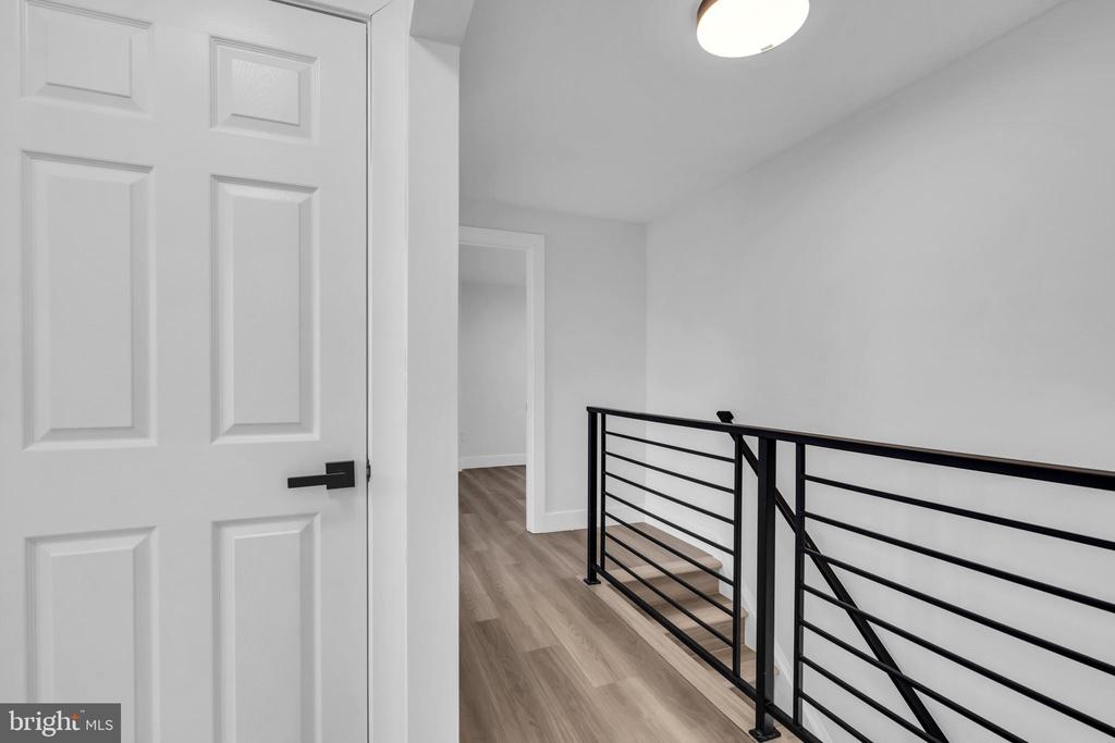 51 Pinafore Ln