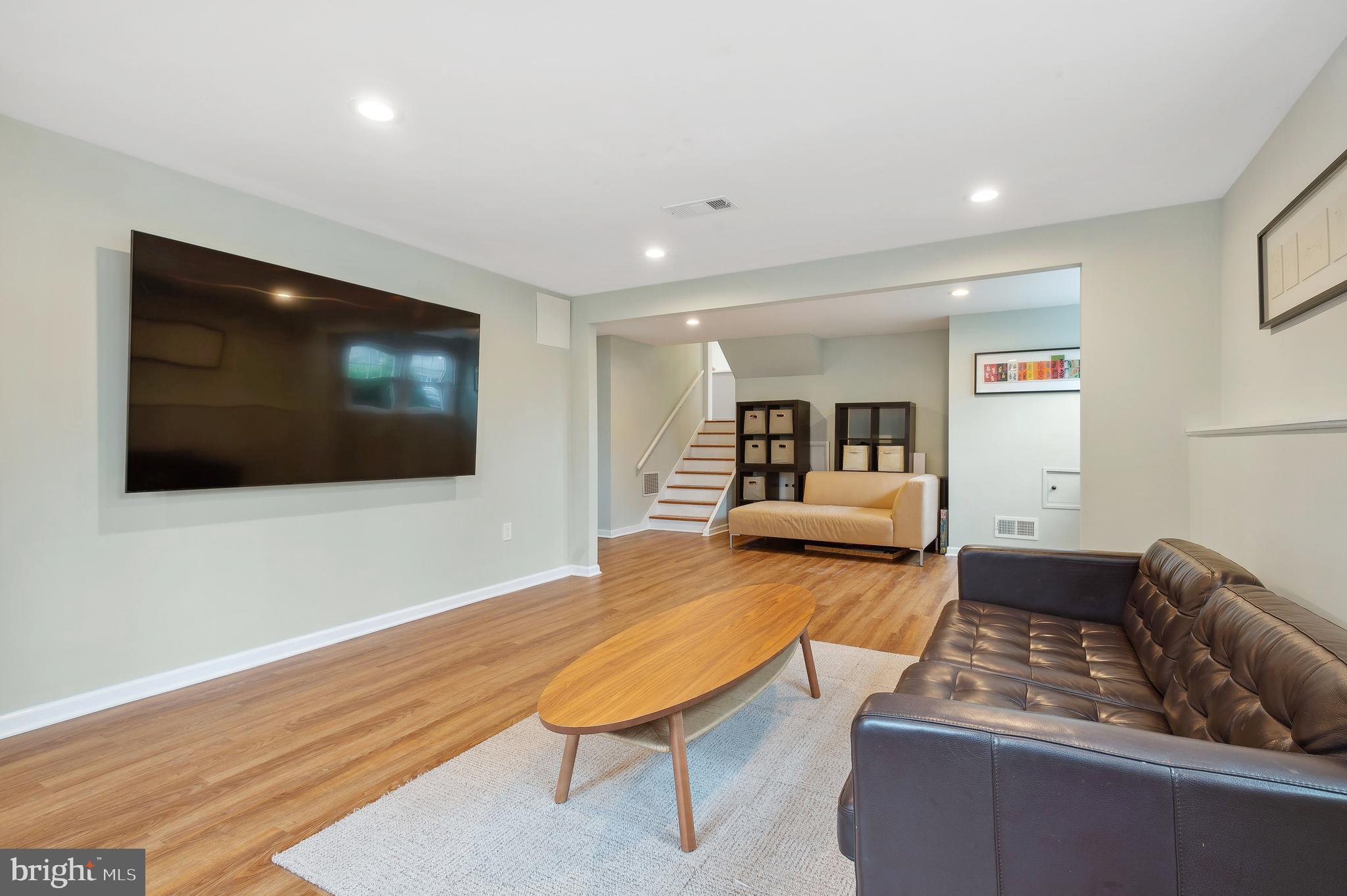 18 Marion Rd West