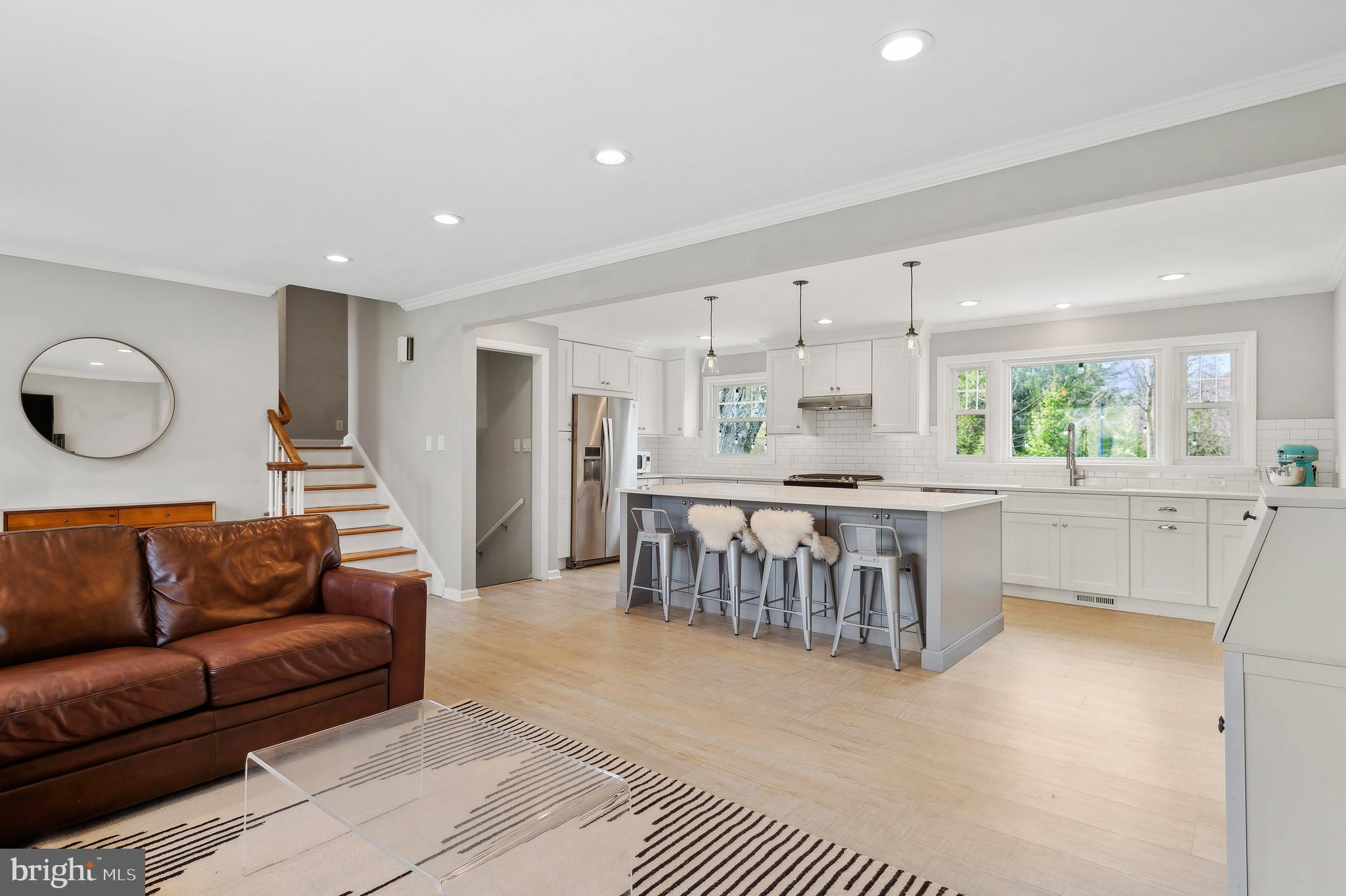 18 Marion Rd West