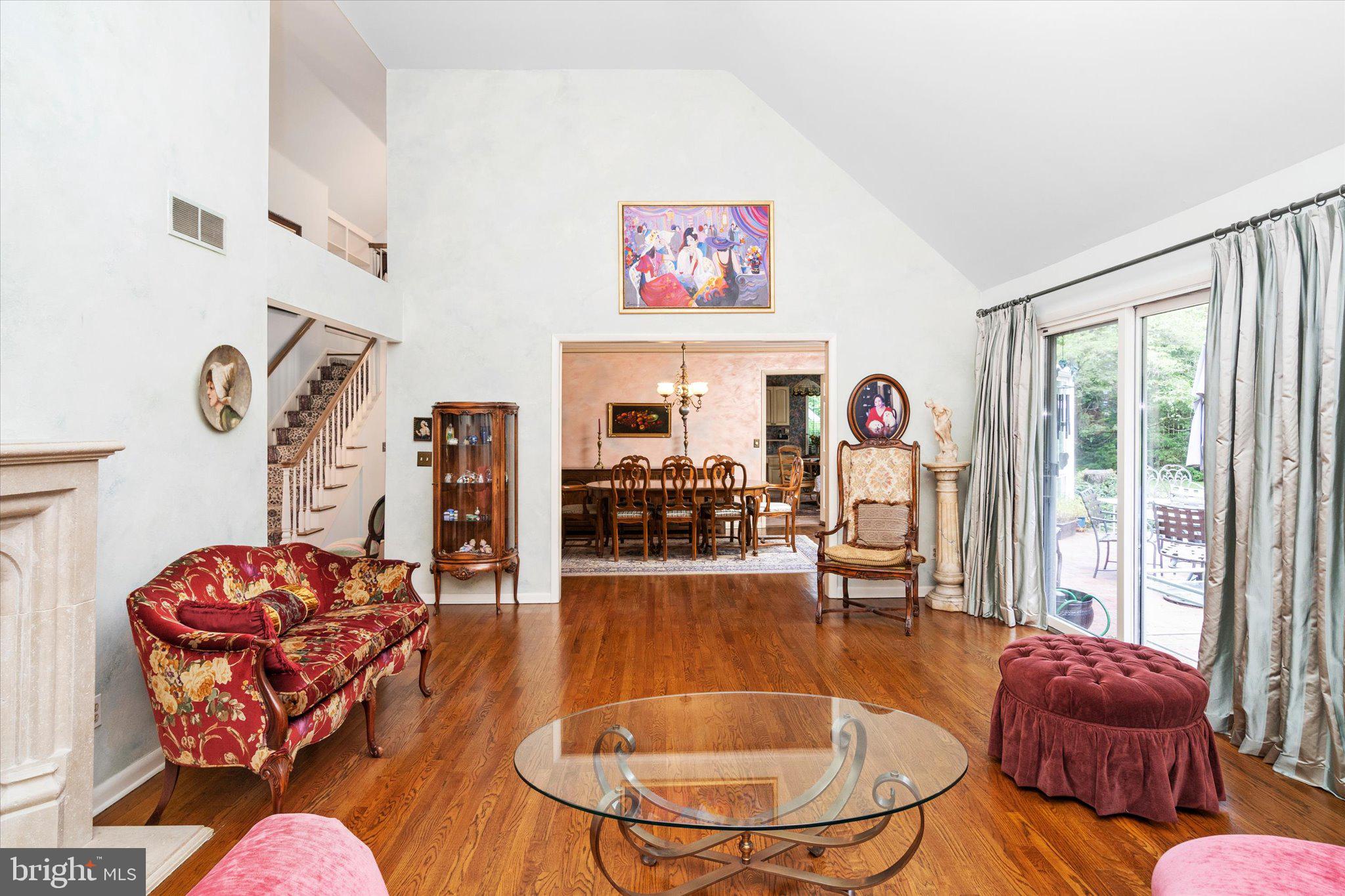 24 James Ct