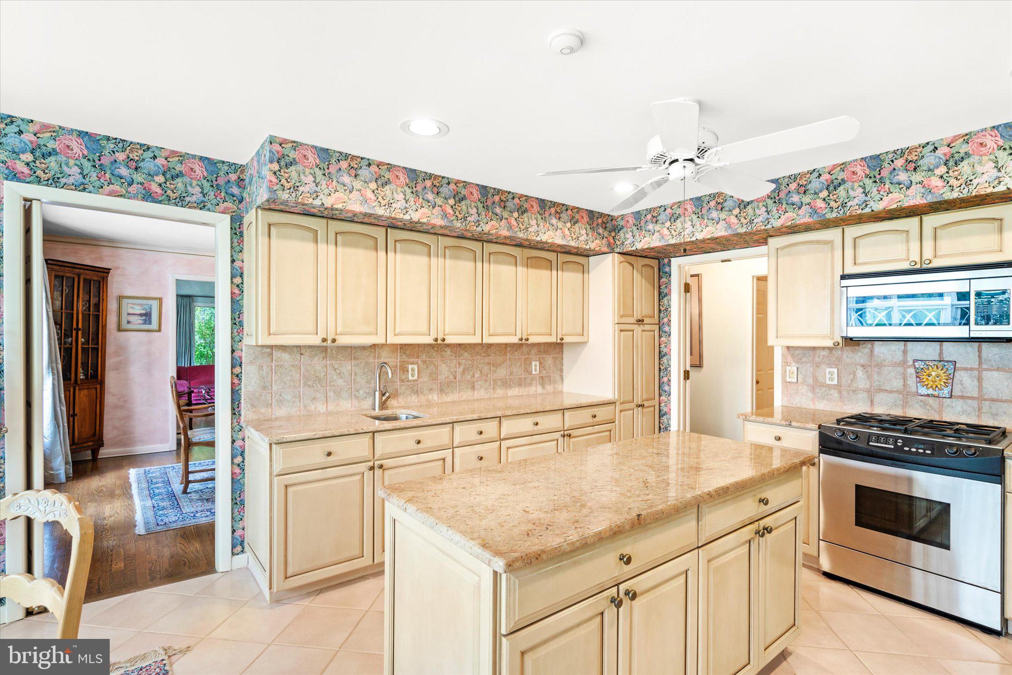 24 James Ct