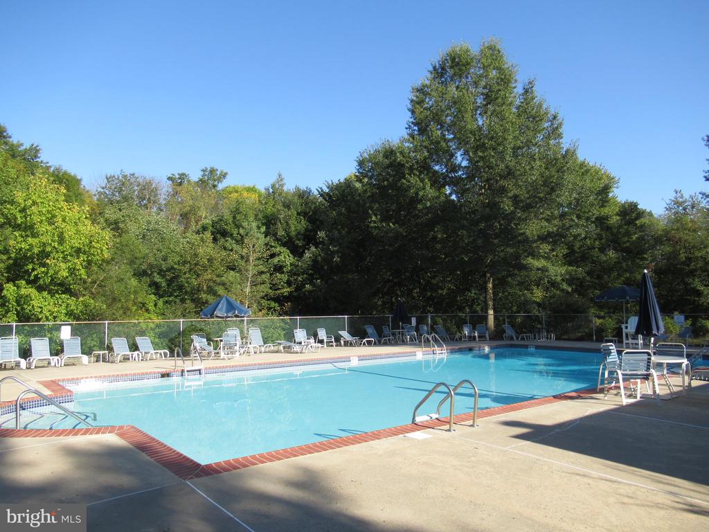 32 CYPRESS CT