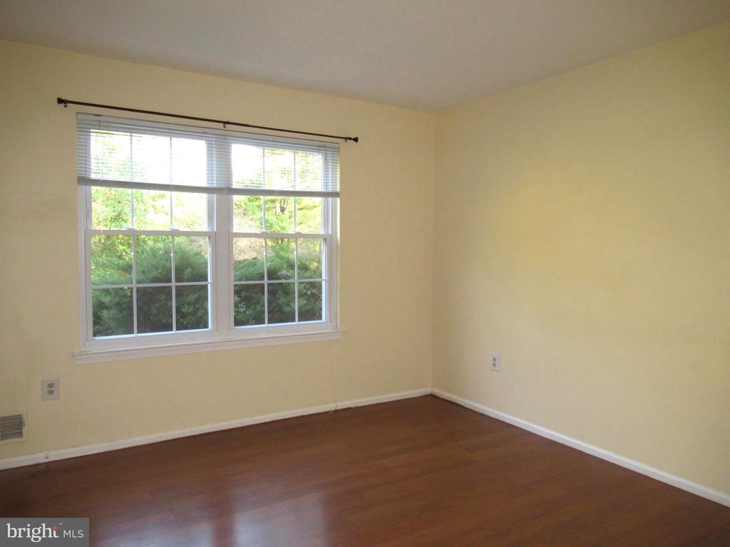 32 CYPRESS CT
