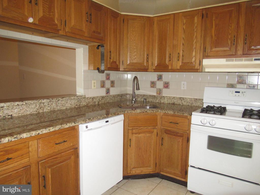 32 CYPRESS CT