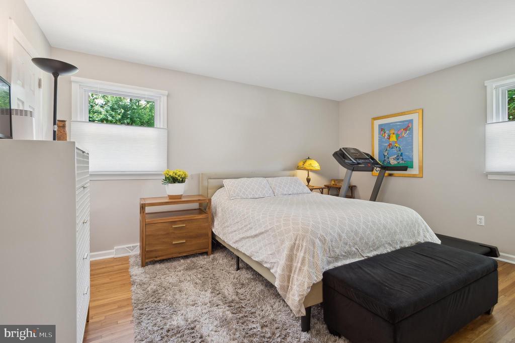 6 Hillsdale Rd