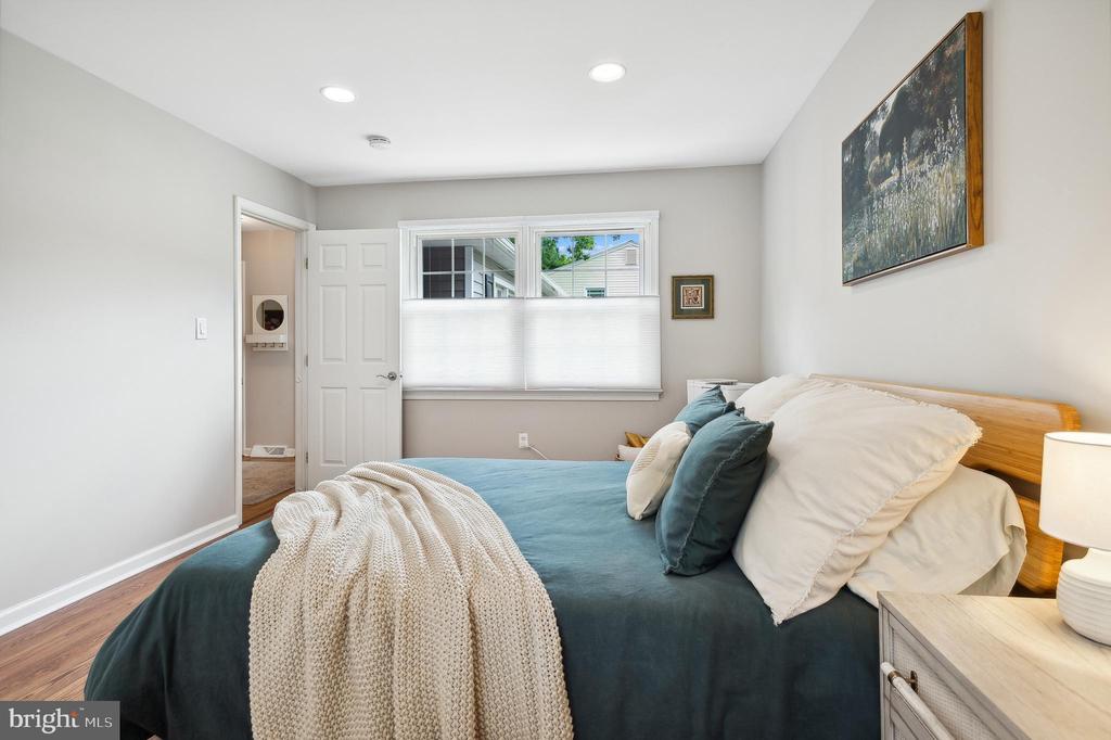 6 Hillsdale Rd