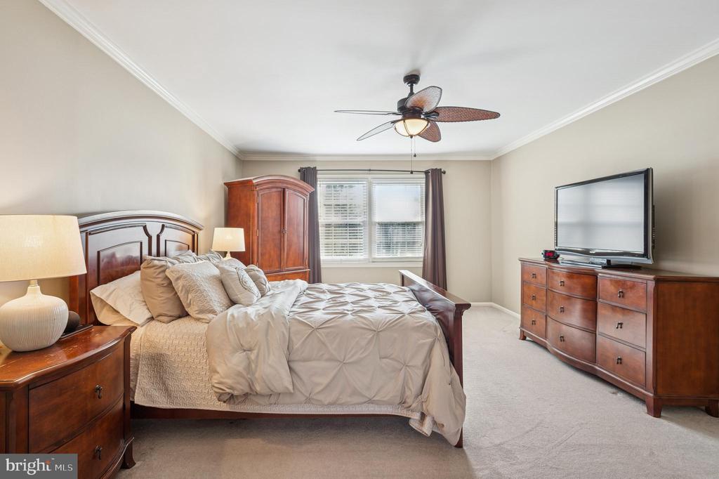 8 Theresa Dr