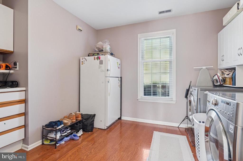 8 Theresa Dr