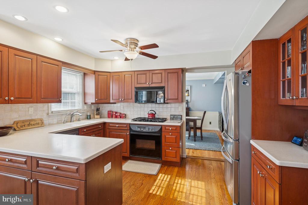 8 Theresa Dr