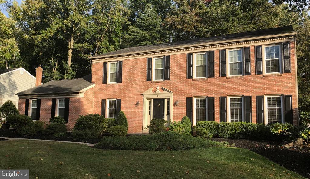 8 Theresa Dr