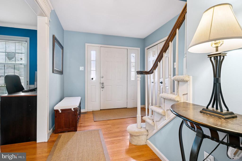 8 Theresa Dr