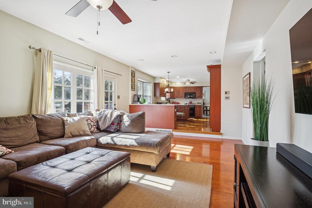 8 Theresa Dr