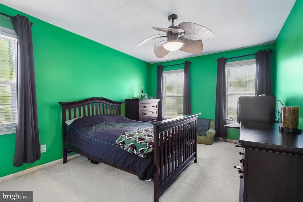 8 Theresa Dr