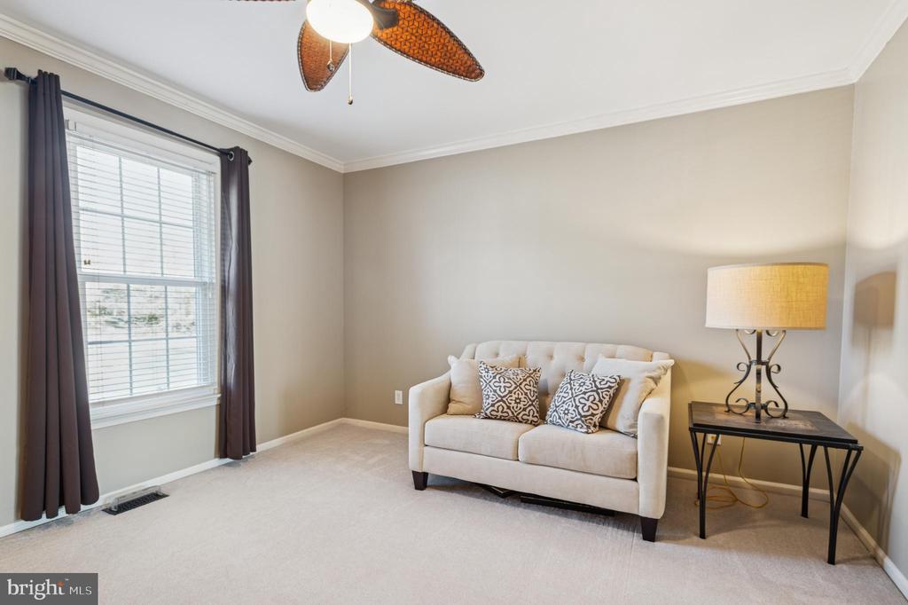 8 Theresa Dr