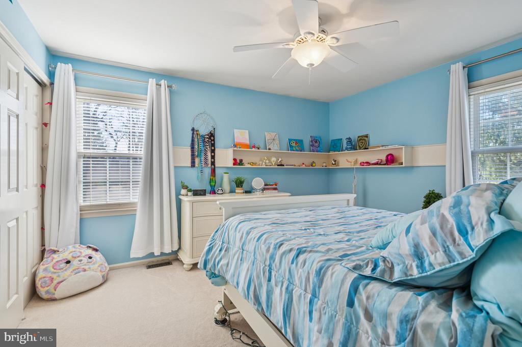 8 Theresa Dr