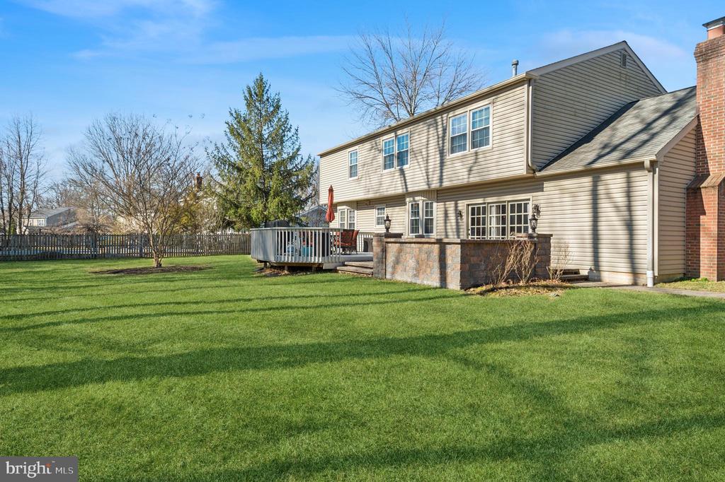 8 Theresa Dr