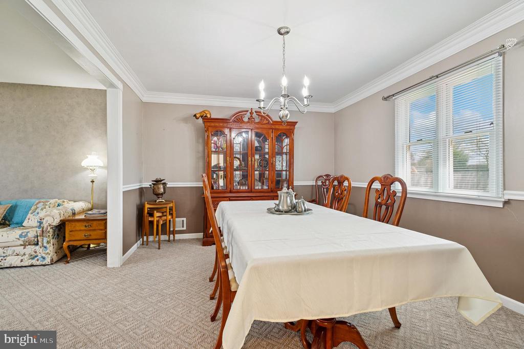31 Yorkshire Dr