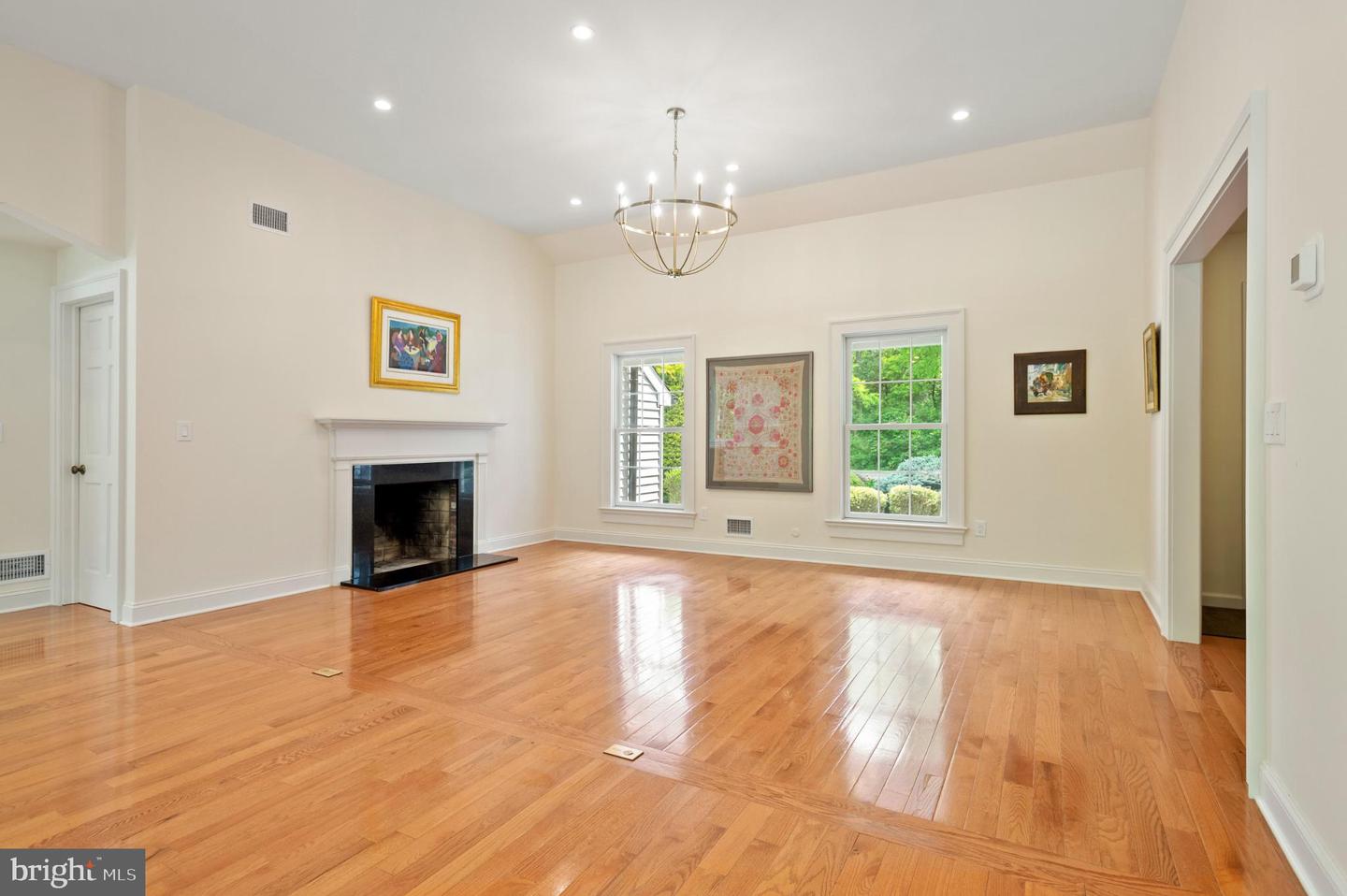 32 Gallup Rd