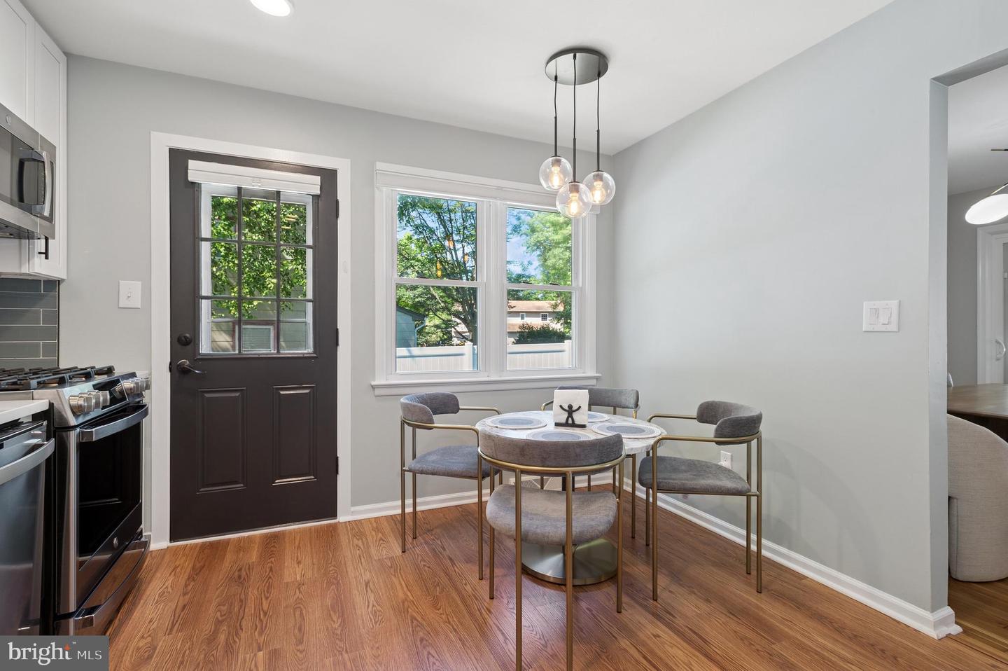 6 Hillsdale Rd