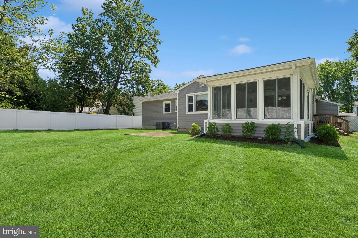 6 Hillsdale Rd