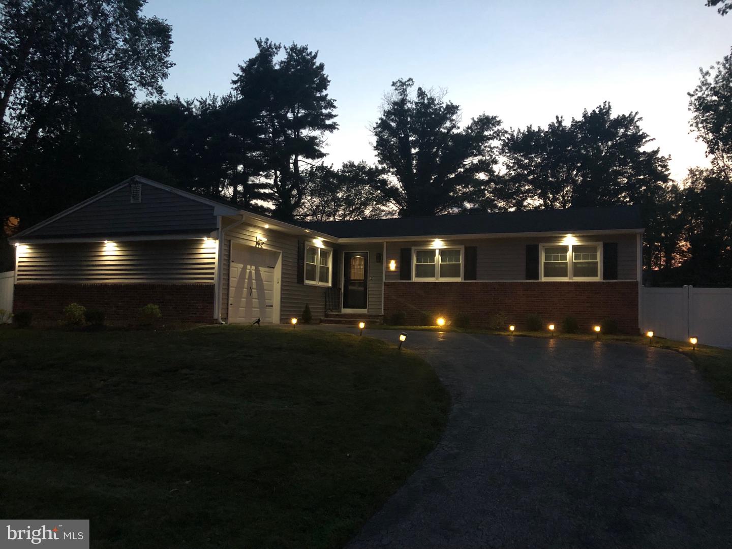 6 Hillsdale Rd