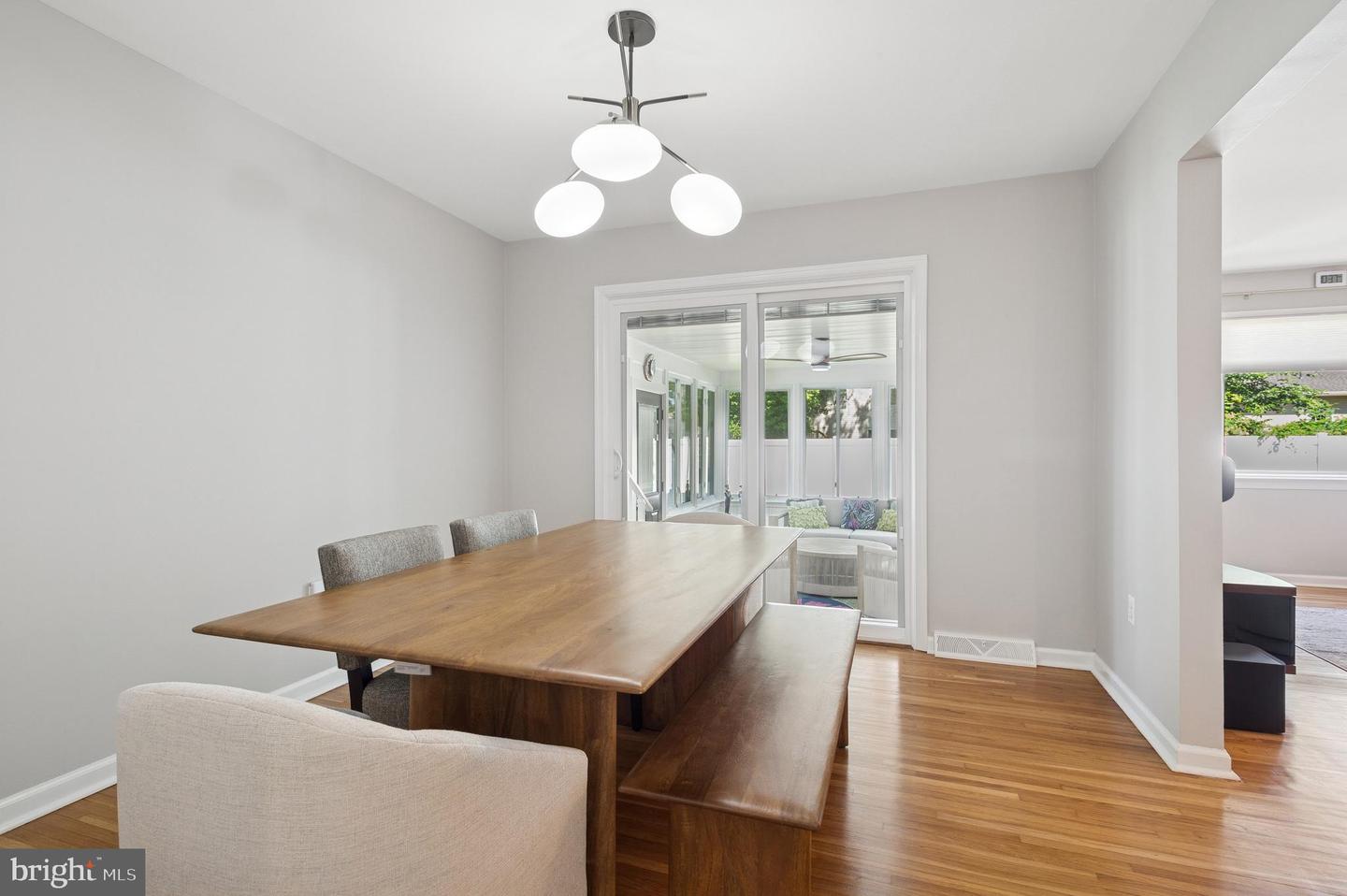 6 Hillsdale Rd