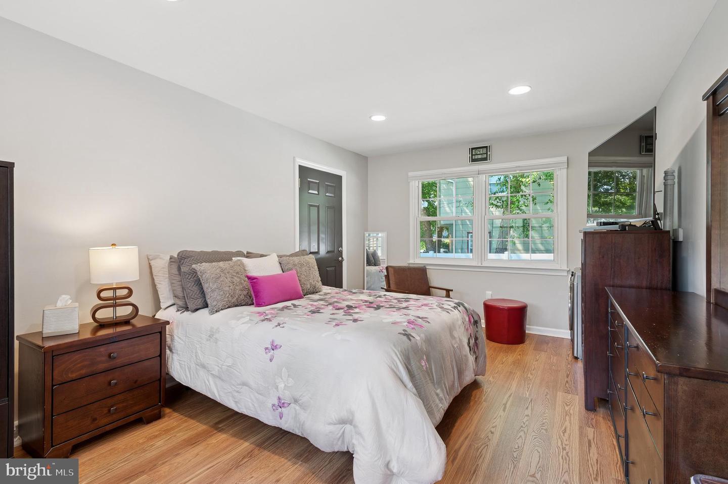 6 Hillsdale Rd