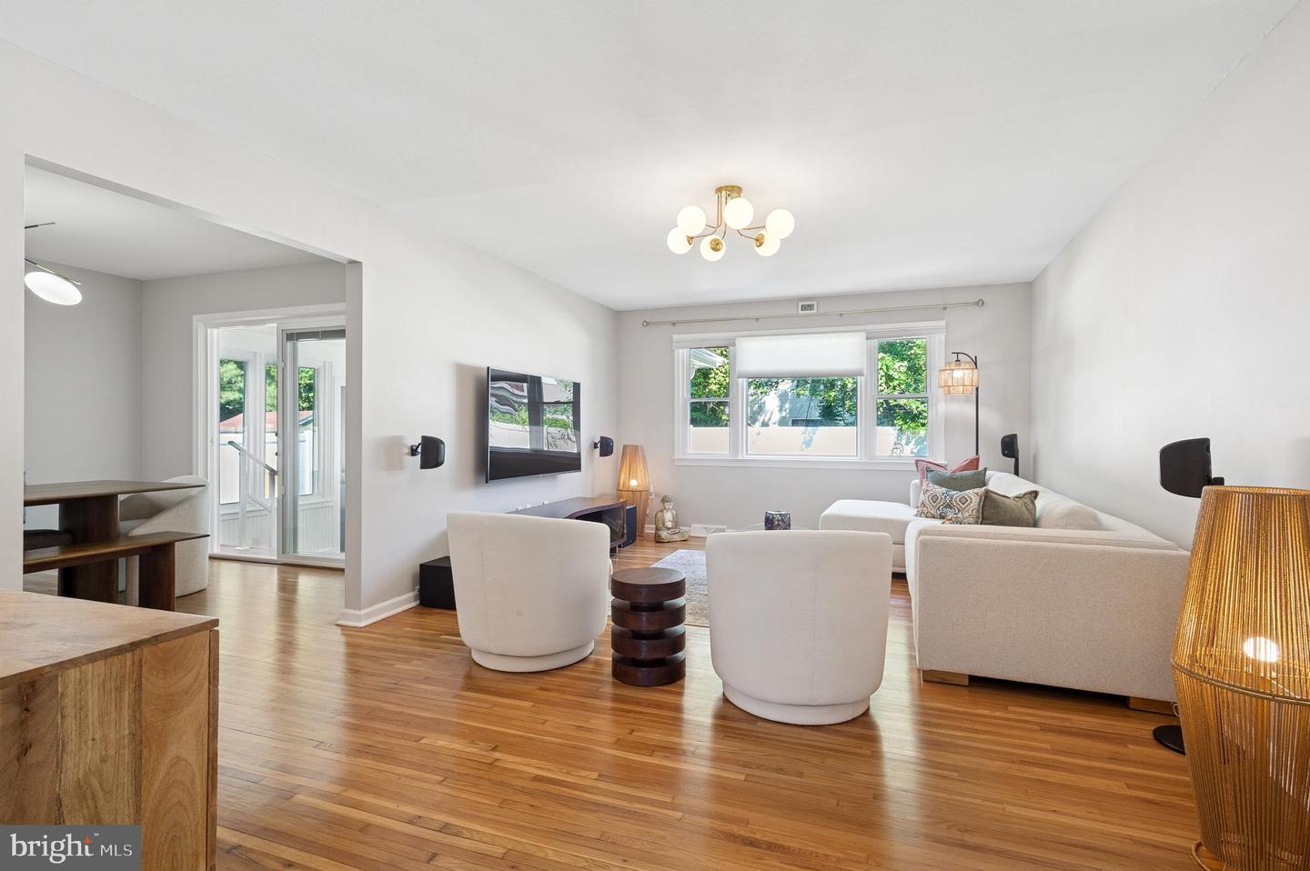 6 Hillsdale Rd